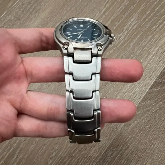 Perry Ellis Watch - Picture 2 of 5